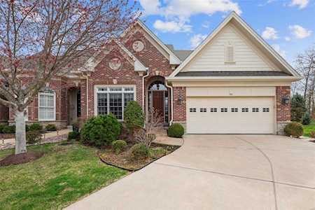 700 Clayton Corners Dr Ballwin, MO 63011