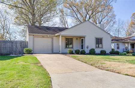 981 Banyan Dr Virginia Beach, VA 23462