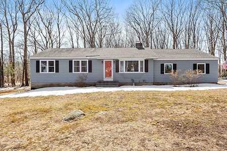 3 Trotting Road Chelmsford, MA 01824