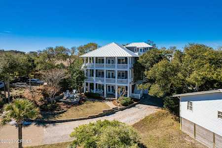 5813 Landing Court Emerald Isle, NC 28594