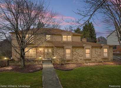 29801 Deer Run Farmington Hills, MI 48331