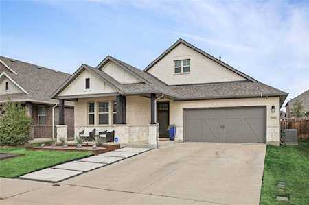 4540 Hemingway Avenue Aubrey, TX 76227