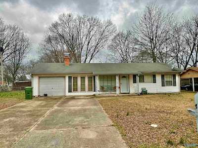 2105 NE Birchwood Drive Huntsville, AL 35811