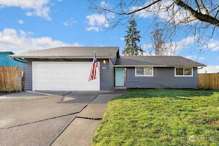 307 SW 10th St Battle Ground, WA 98604