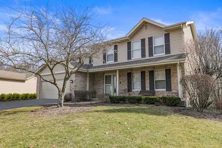 329 Bayberry Dr Algonquin, IL 60102