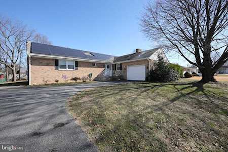 8 Fairfield Ave Pennsville, NJ 08070