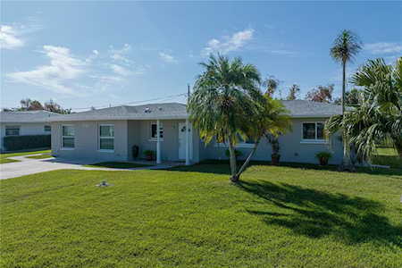 1715 Loralin Dr Englewood, FL 34223