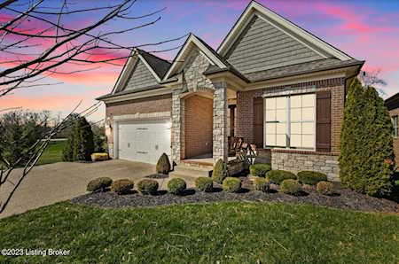 18812 Crestfield Cir Louisville, KY 40245