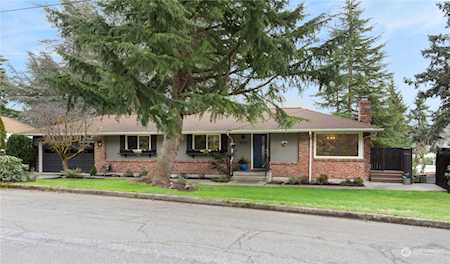 18224 66th Ave NE Kenmore, WA 98028