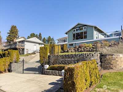 1002 Grant Ave S Renton, WA 98057