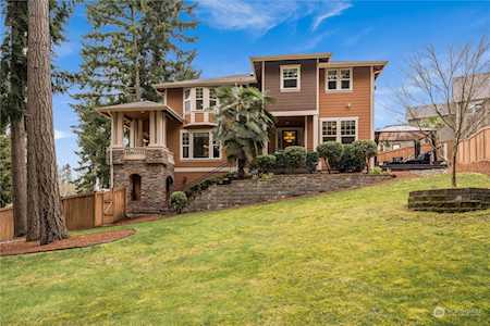 5215 Jenks Point Way E Lake Tapps, WA 98391