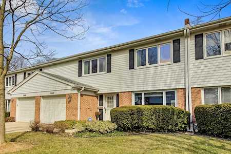 2608 E Bel Aire Dr Arlington Heights, IL 60004