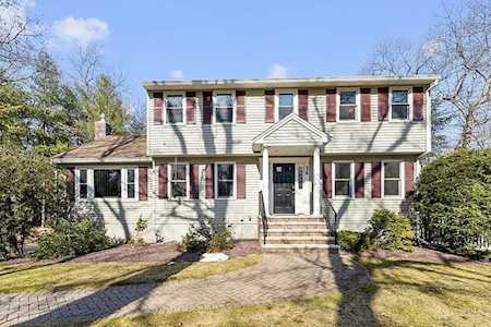 36 Lovett Lane Chelmsford, MA 01863