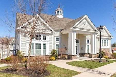 19 Moses Wheelock Ln #17 Westborough, MA 01581