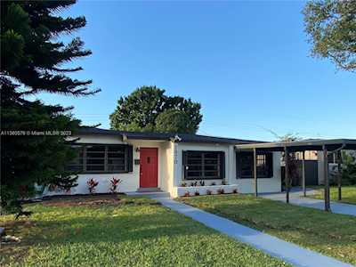 7970 SW 36th Ter Miami, FL 33155