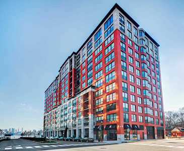 1025 Maxwell Lane #611 Hoboken, NJ 07030