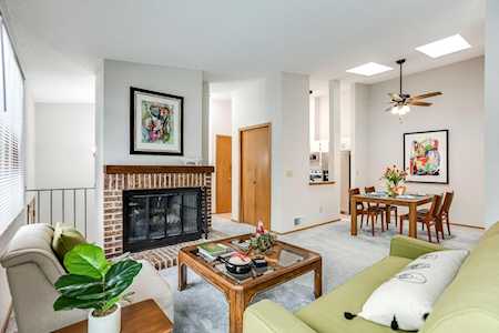 7224 Woodstock Curve Bloomington, MN 55438