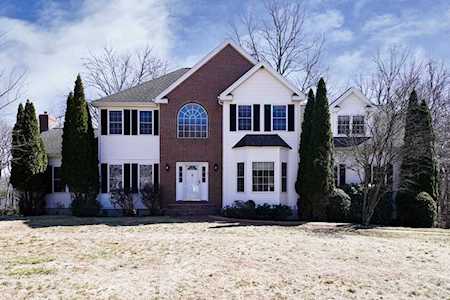 31 Broken Tree Rd Medway, MA 02053
