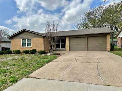 1013 Billie Ruth Lane Hurst, TX 76053