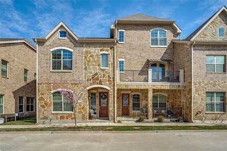 2945 Lindale Drive Carrollton, TX 75010