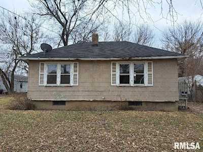 415 Edmund St East Peoria, IL 61611