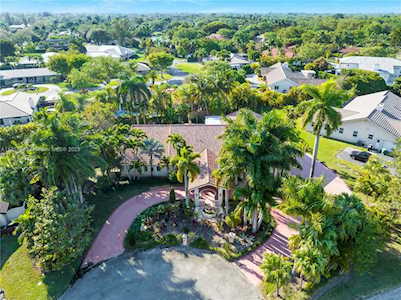 10304 SW 87th Ct Miami, FL 33176