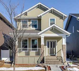 434 Redstone Dr NE Calgary, AB T3N 0R1