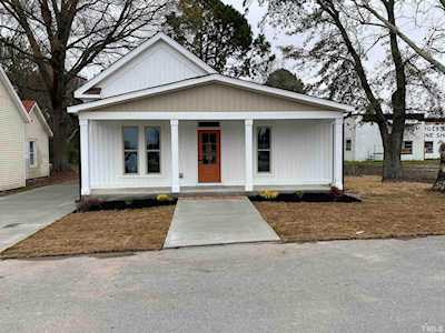 323 E Dundee Street Smithfield, NC 27577