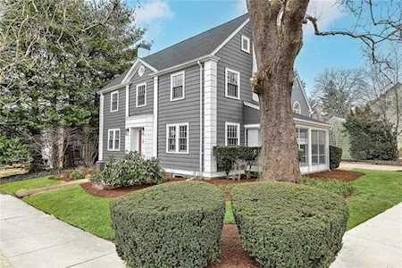 91 Fosdyke St Providence, RI 02906