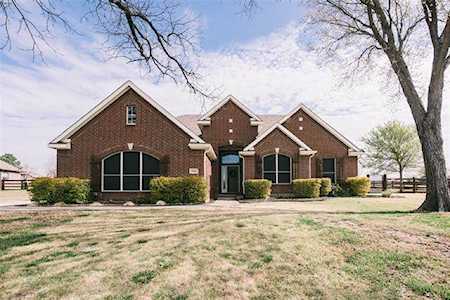 7809 Oak Creek Lane Denton, TX 76208