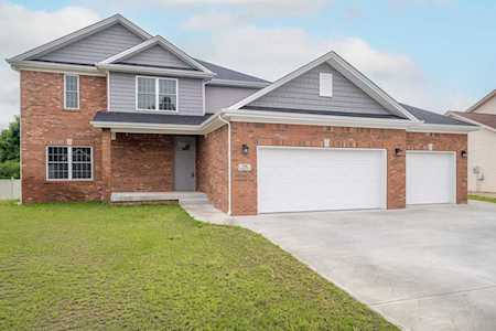 3768 Pawnee Trl Columbus, IN 47203