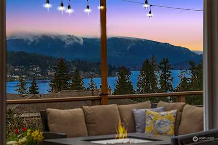 119 174th Place NE Bellevue, WA 98008