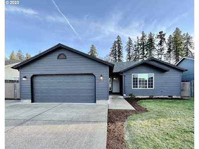 4961 Forsythia DR Springfield, OR 97478