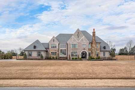 9255 Forest Bend Ct Germantown, TN 38138