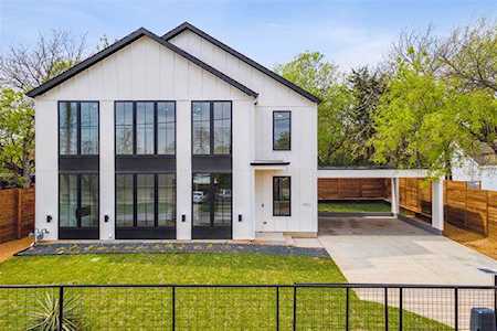 1711 N Edgefield Avenue Dallas, TX 75208