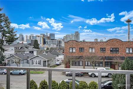 550 Aloha St #203 Seattle, WA 98109