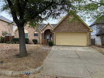6003 Heatherglen Drive Arlington, TX 76017