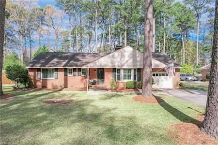 617 Pinetree Dr Virginia Beach, VA 23452