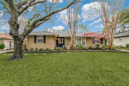 6216 Woodcrest Lane Dallas, TX 75214