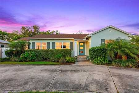 533 34th Ave NE St. Petersburg, FL 33704