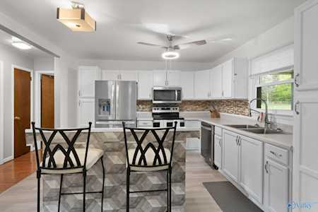 194 Oldwood Road Huntsville, AL 35811