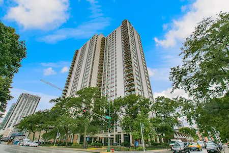 1255 N Sandburg Terrace #1008E Chicago, IL 60610
