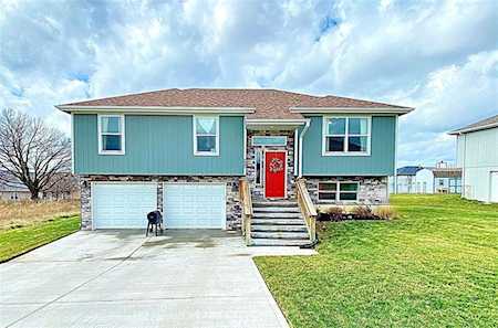 603 Carr St Knob Noster, MO 65336
