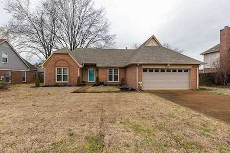 6502 Country Knoll Ct Bartlett, TN 38135