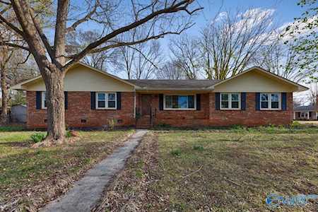412 NW NW Hillmont Drive Huntsville, AL 35805