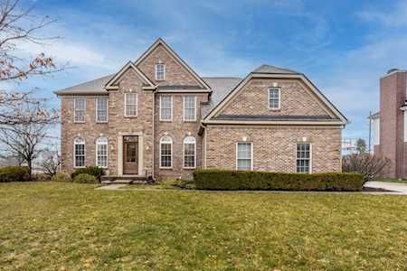 8856 Pin Oak Dr Zionsville, IN 46077