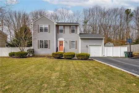 73 Remington Farm Dr Coventry, RI 02816