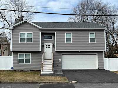 61 Norton St Pawtucket, RI 02860