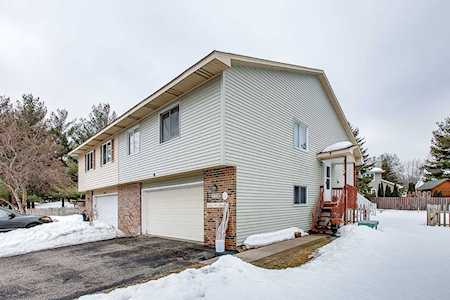 2328 Amberwood Drive Woodbury, MN 55125