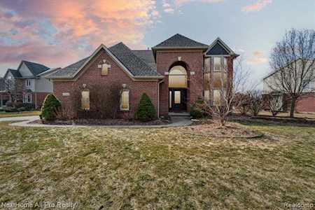 61161 Saddlecreek Dr Lyon Twp, MI 48178